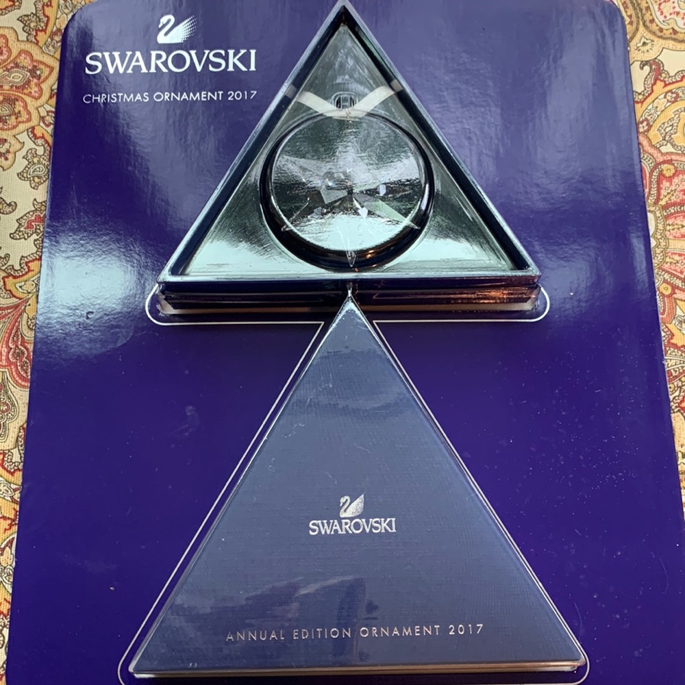 Beautiful 2017 Swarovski Christmas snowflake ornament